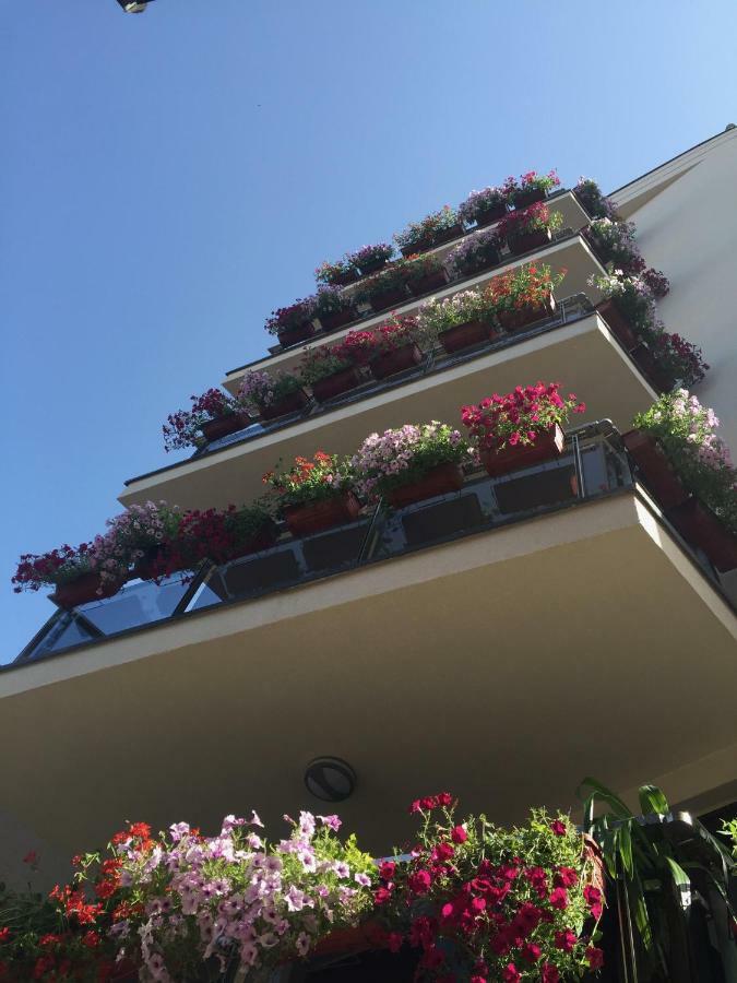 פרישטינה Bentley Apartments מראה חיצוני תמונה